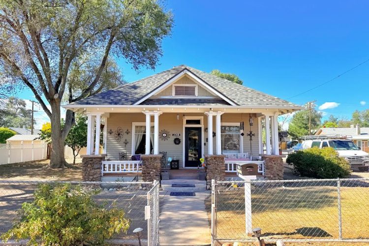 Picture of 2301 E Orman Ave